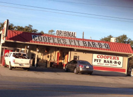 Cooper's Original Pit -b-q inside