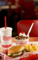 Freddy's Frozen Custard Steakburgers food