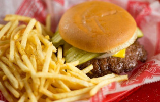 Freddy's Frozen Custard Steakburgers food