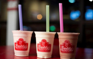 Freddy's Frozen Custard Steakburgers food