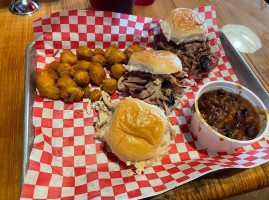 Wiley's Championship Bbq food