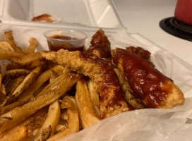 Blaney's Wings Grill food