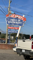 Lil' Smoky's outside