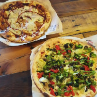 Mod Pizza food