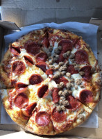 Mariner Pizza food