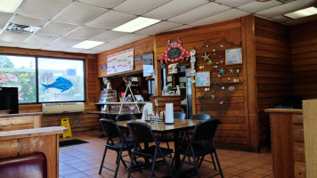 C&c Crab Shack inside