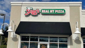 Ginos Real New York Pizza outside