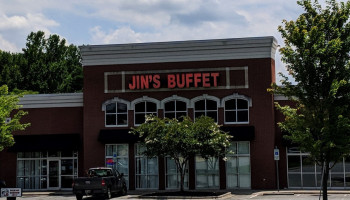 Jin's Buffet inside