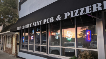 The County Seat Pub Pizzeria food