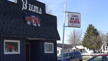 Bum's Grill outside