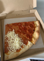 Gallicano's Pizzeria food