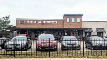 Miller's Ale House outside