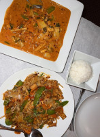 Montri Thai Cuisine food