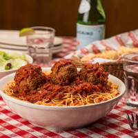 Buca Di Beppo Italian food