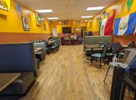 Taqueria Nogal inside