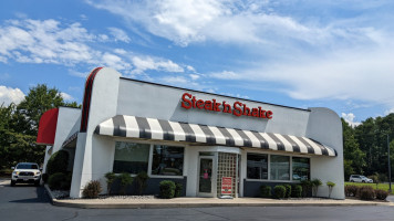 Steak 'n Shake food