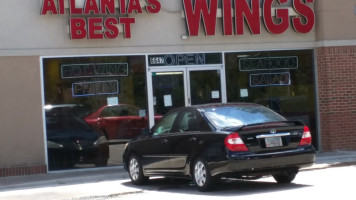 Atlanta's Best Wings outside