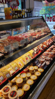 In't Veld's Meat Market food