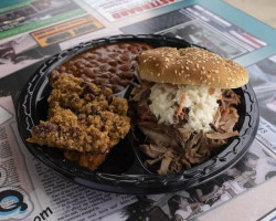 Bucky's -b-q food