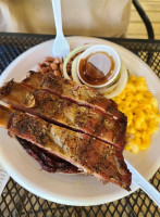 Vernon's Kuntry -b-que food