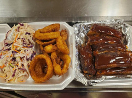 Pop Pop's Pit Bbq food