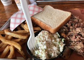 Henry's Smokehouse food