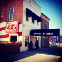 Uncle Menny's Original Greek's Pizzeria outside