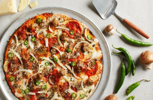 California Pizza Kitchen At Coconut Point food