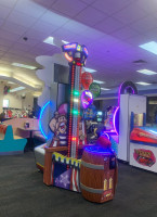 Chuck E. Cheese food