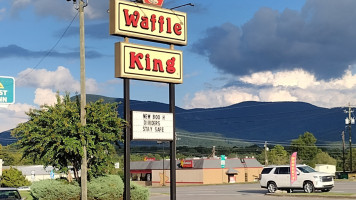 Royal Waffle King food