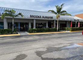 Brooks Burgers inside