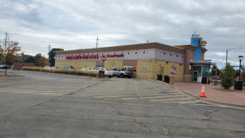 Portillo's Elgin outside