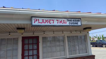 Planet Thai outside