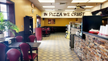 Canton Center Pizza inside