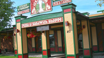 Gusher Pizza Sandwich Shoppe outside