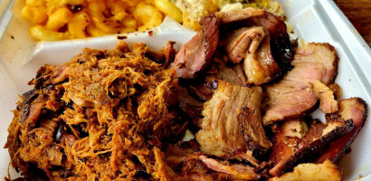 Stonewall's Bbq food