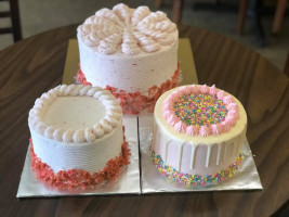 Veronica's Custom Bakery food