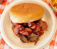 Hog Wild Pit -b-q food