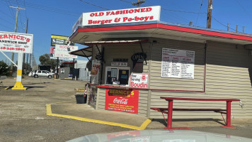 Bernice's Sandwich Shop outside