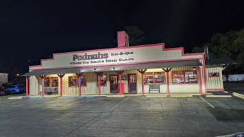 Podnuh's -b-q outside