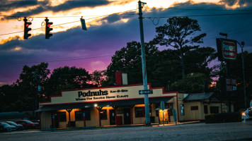 Podnuh's -b-q food