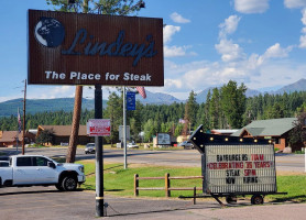 Lindey's Landing West Bayburgers outside