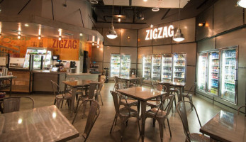 Zigzag Pizza inside