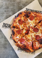 Zigzag Pizza food