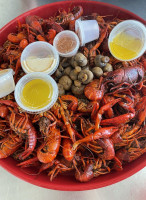 Crawfish Hideaway food