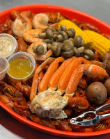 Crawfish Hideaway food