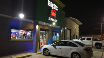 Big Ez Seafood outside