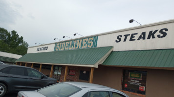 Sidelines Grill outside