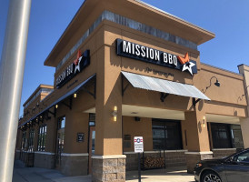 Mission Bbq outside