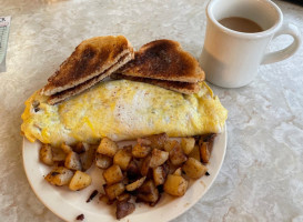 Bishop's 4th Street Diner food